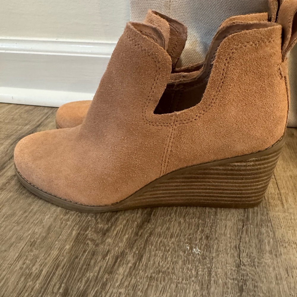 Toms Tan Suede Wedge Shoes